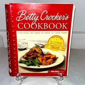 Betty Crocker’s Big Red Cookbook ©️2000 Vintage Ring Binder